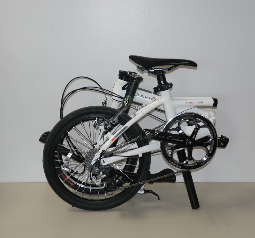 Folded View - Nomadic's Dahon Visc SL9 - 349/305